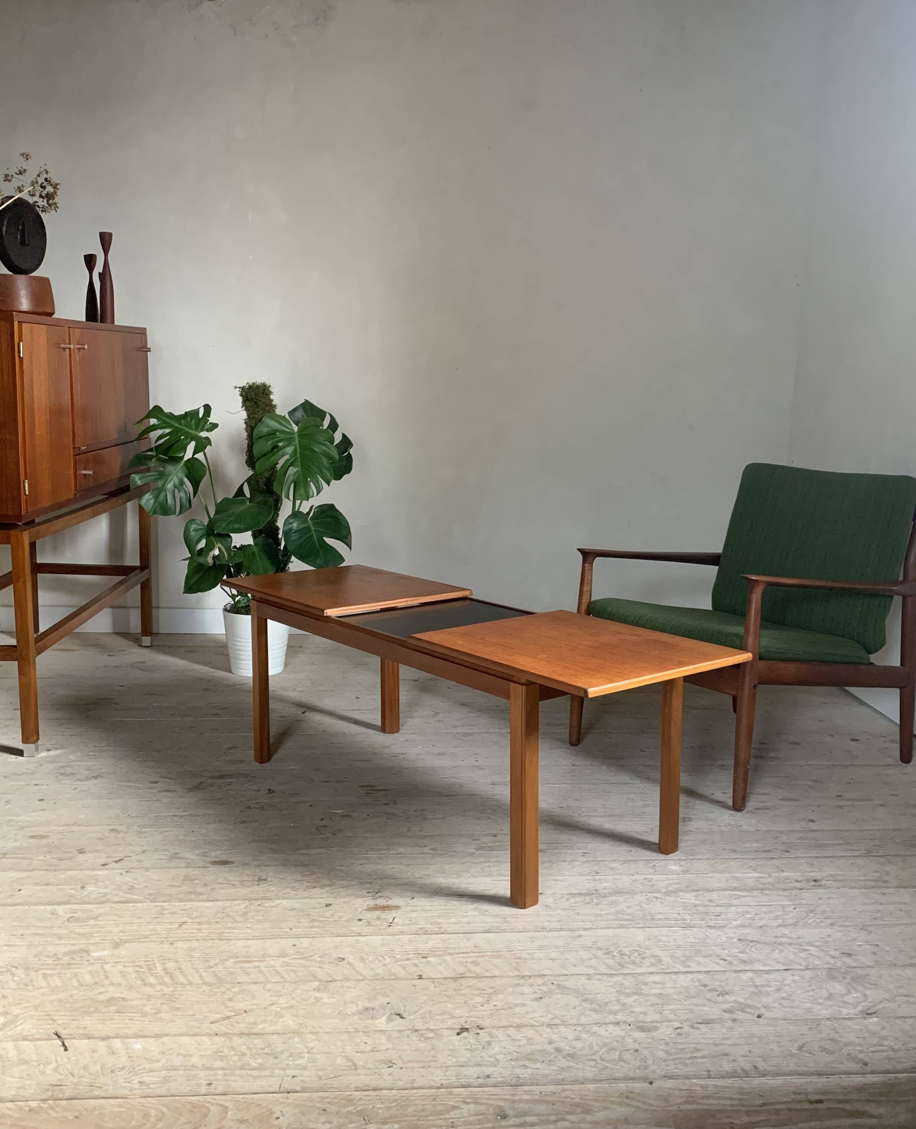 Vintage teak extendable coffee table