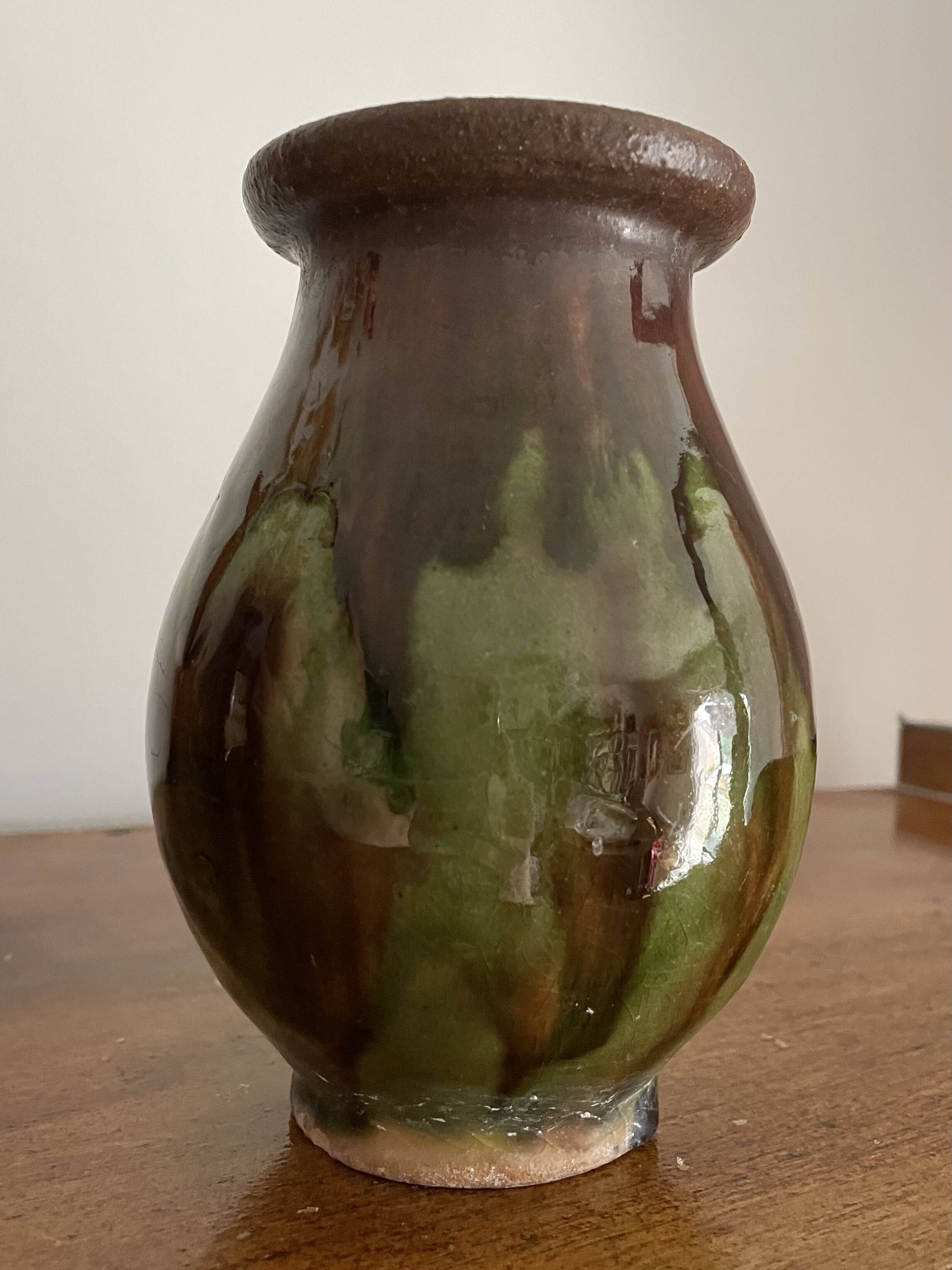 Lot d’une cruche et 2 petits vases