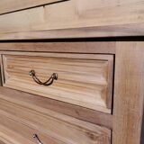Oak chest of drawers