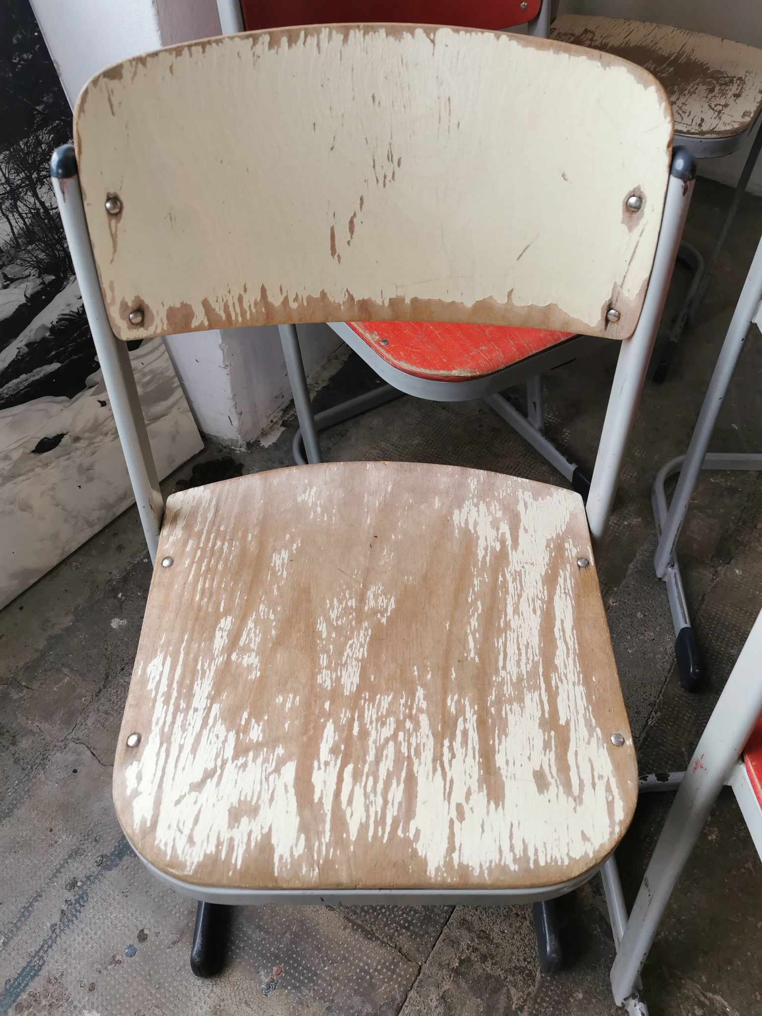 Set of 14 vintage stackable chairs