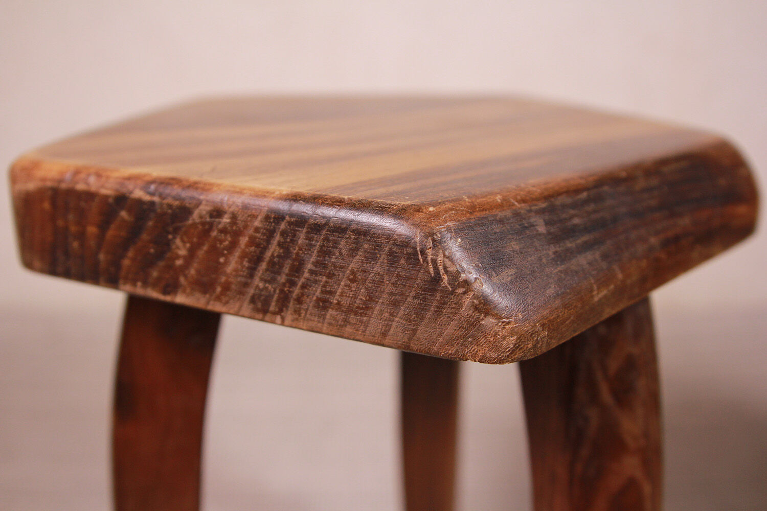 Octogonal stools