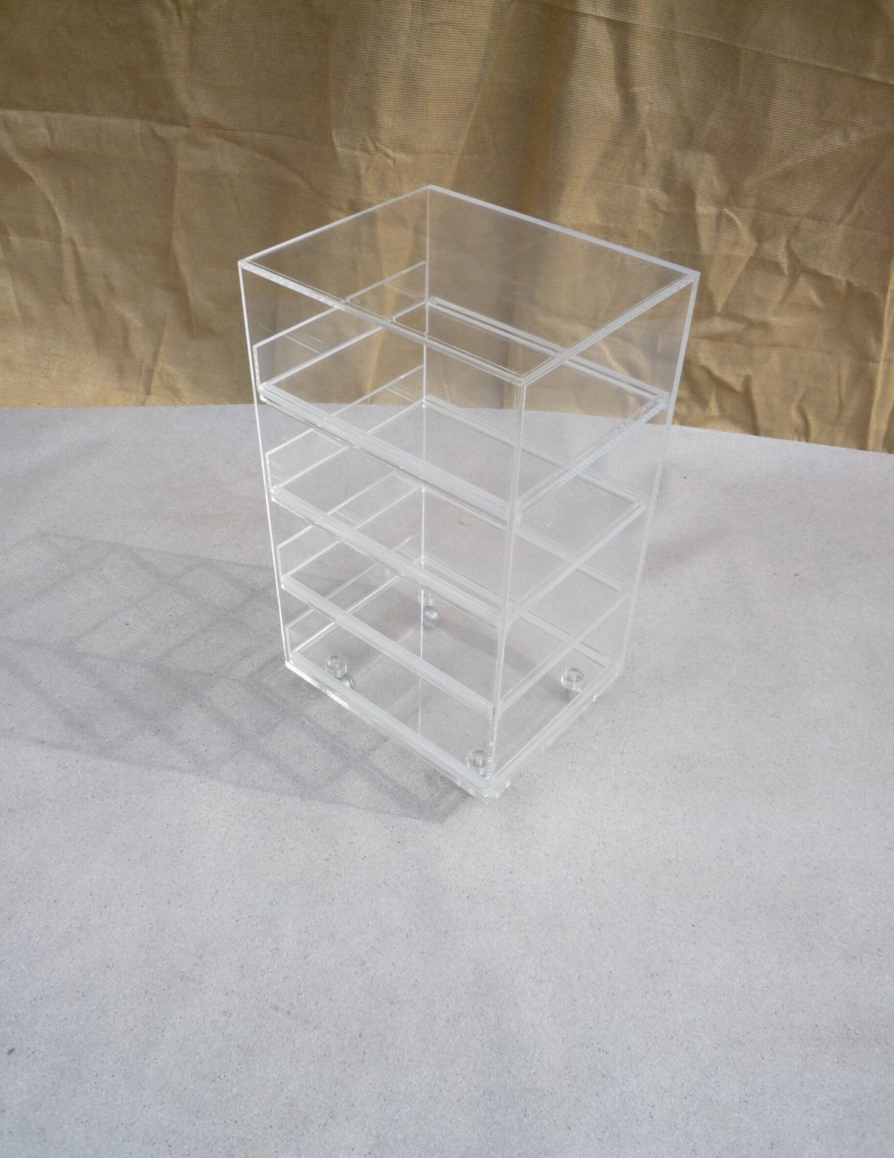 Rolling chest with plexiglass drawers