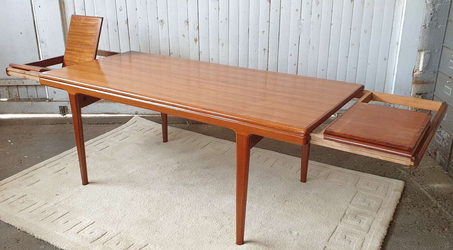 Table vintage en teck datant des années 60