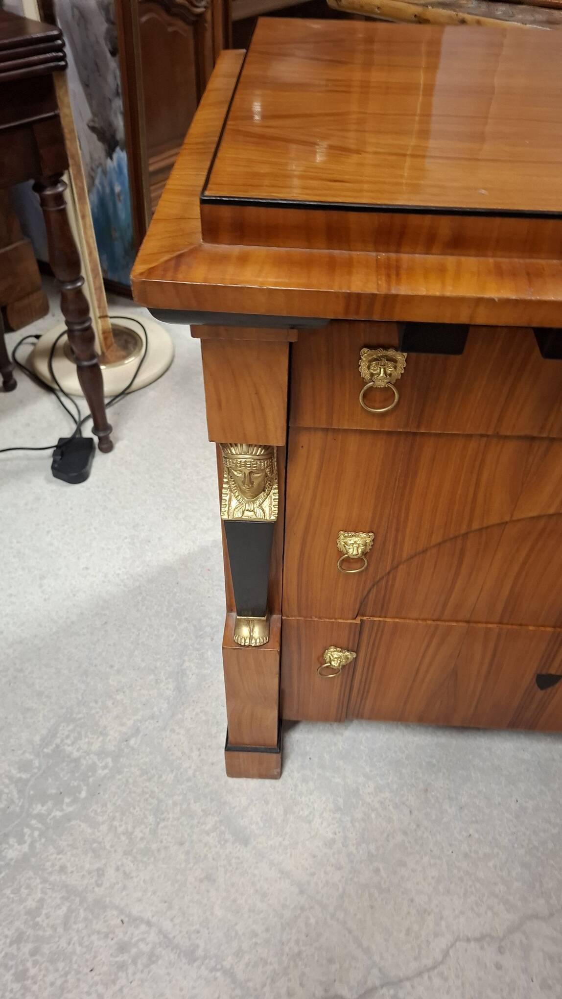 Commode de style empire