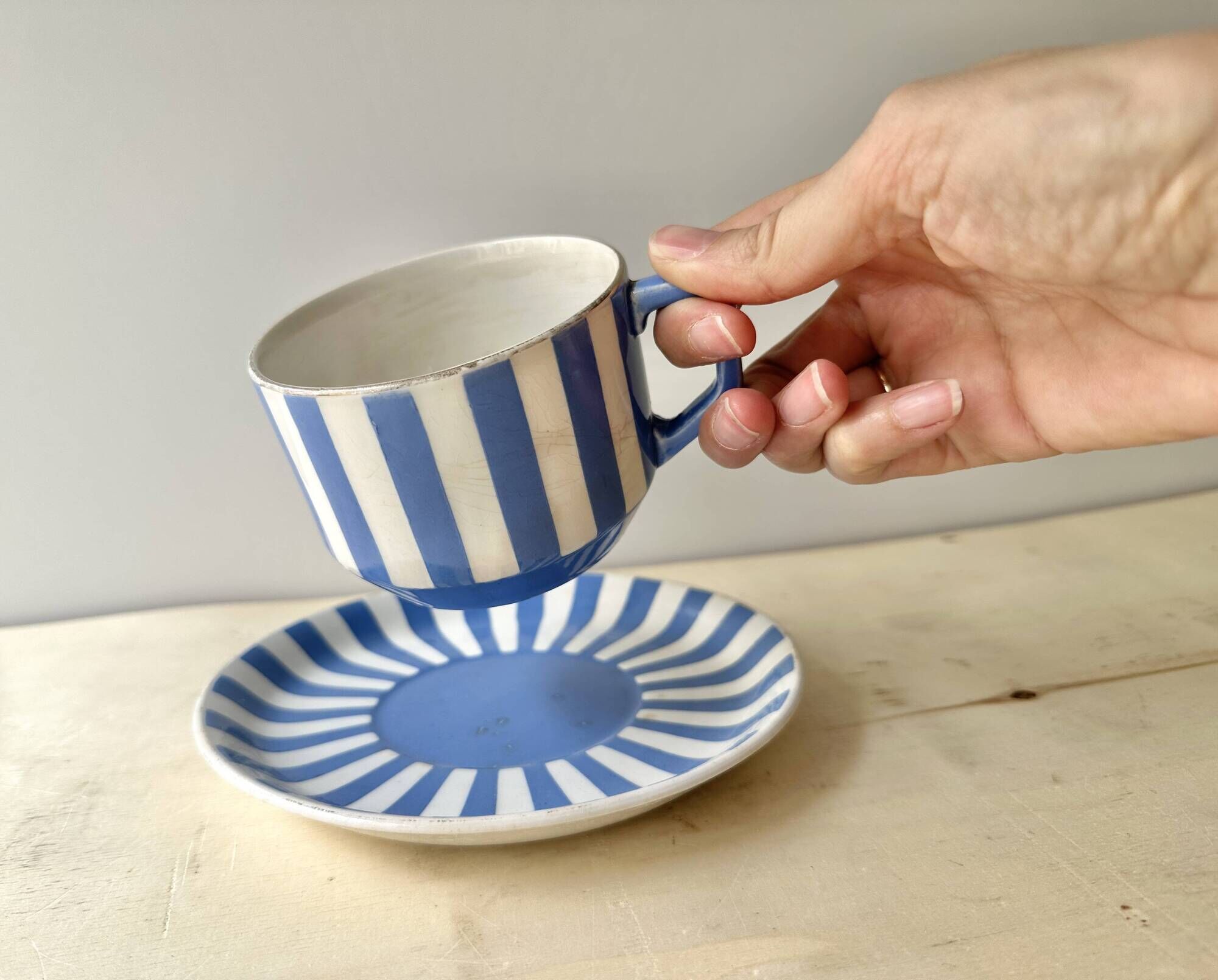 Large cup and saucer fox trott sarreguemines 1930s