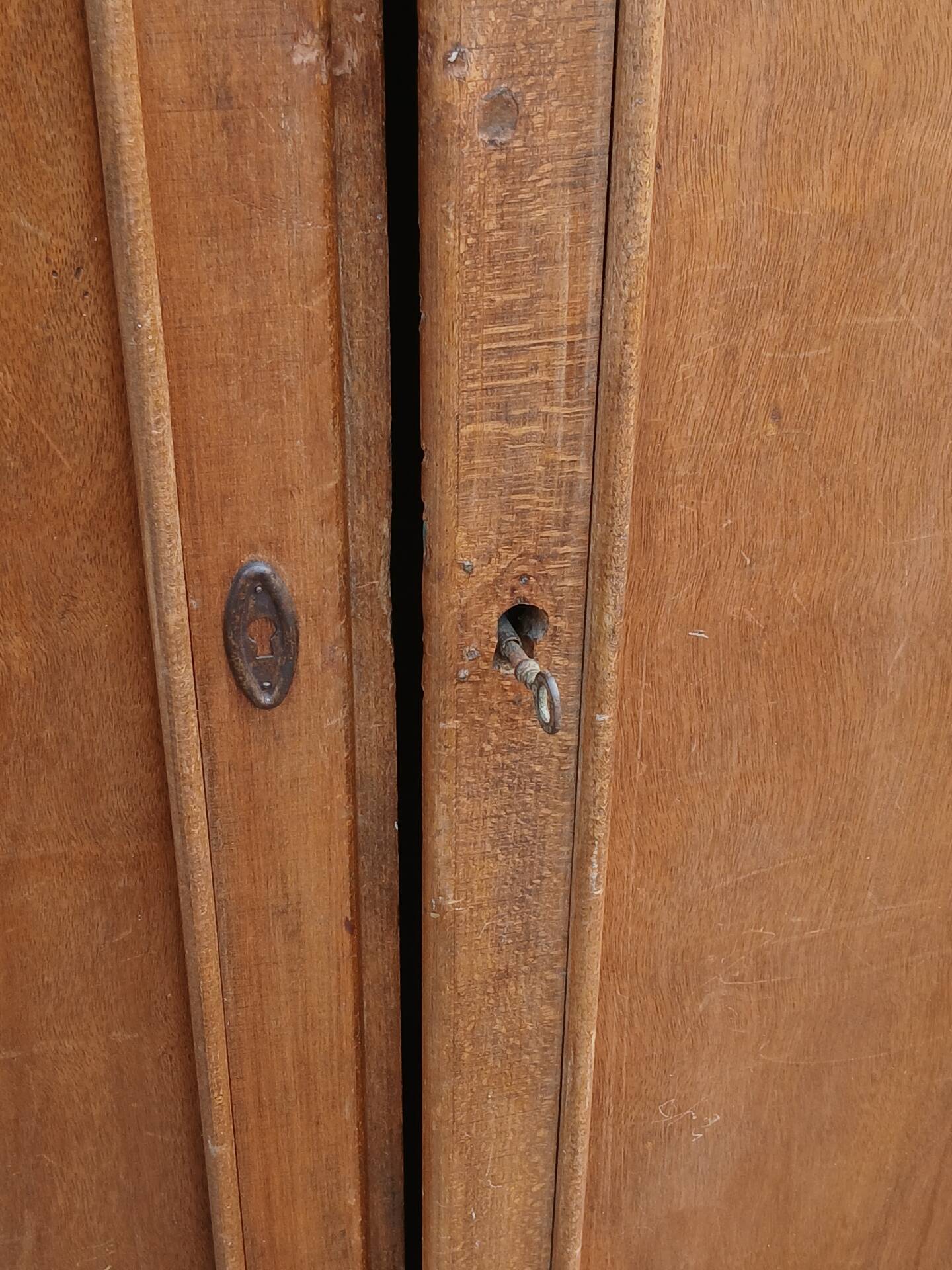 Armoire parisienne années 50