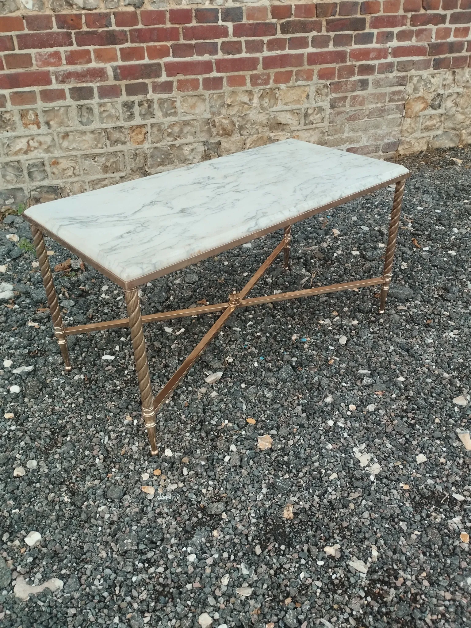 Table basse ancienne avec plateau marbre vintage