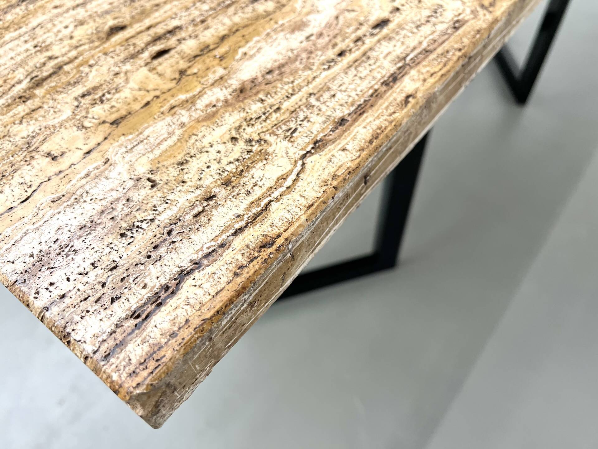 Table à manger en travertin, Italie, circa 1970