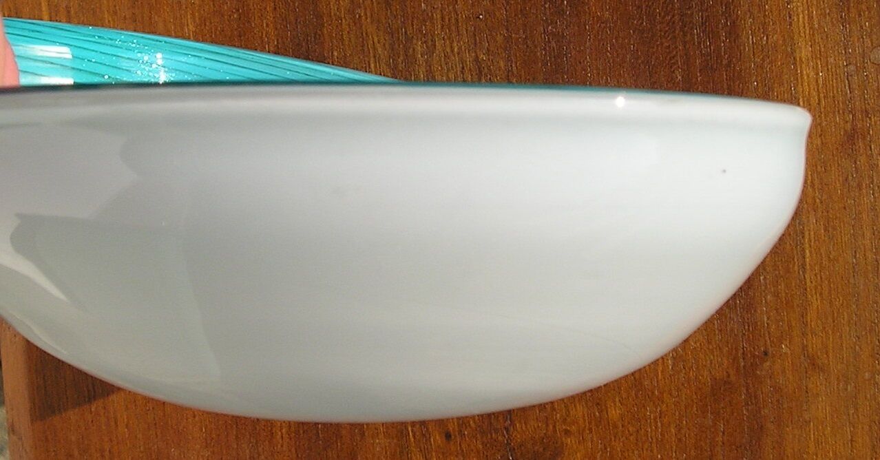 Glass multi-coated, vintage 70's glove cut