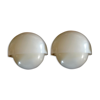 Pair of design wall lamps by Vico Magistretti for Artemide, 1970