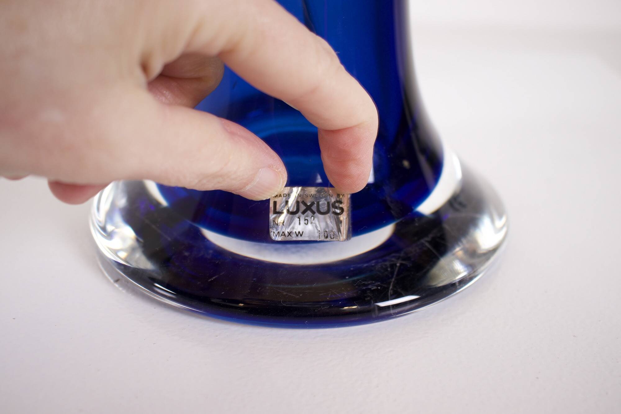 Lampe en cristal bleu cobalt Luxus Vittsjö Sweden.