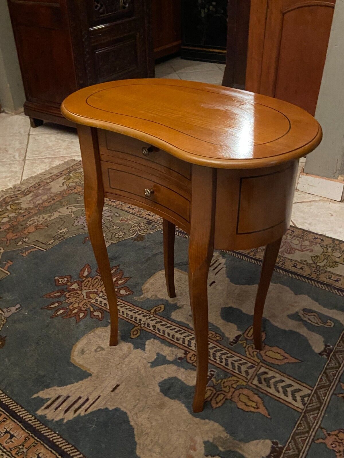 End of sofa side table bedside shape kidney walnut blond style Transition