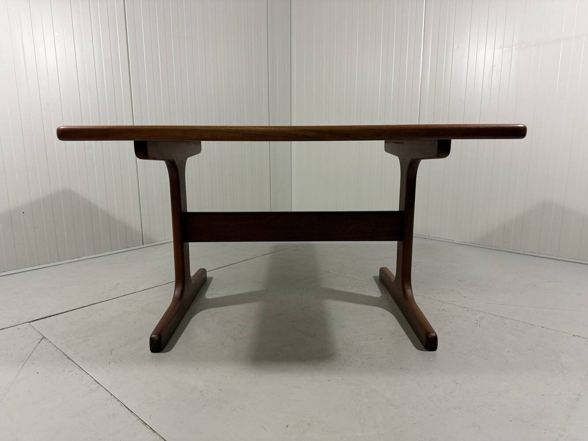 Table à manger en teck massif Danemark années 1970