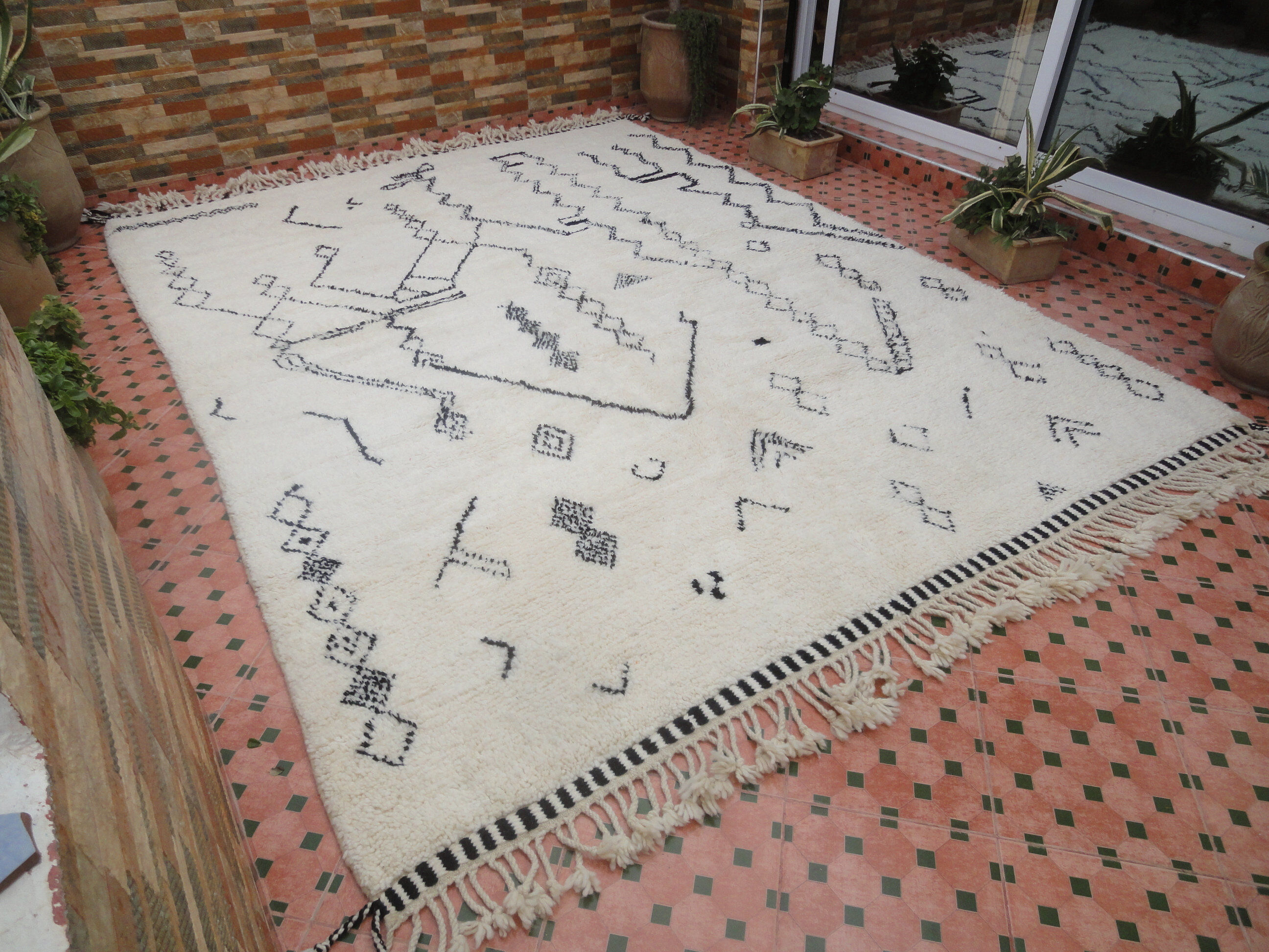 Carpet Beni Ourain 337 x 256 cm