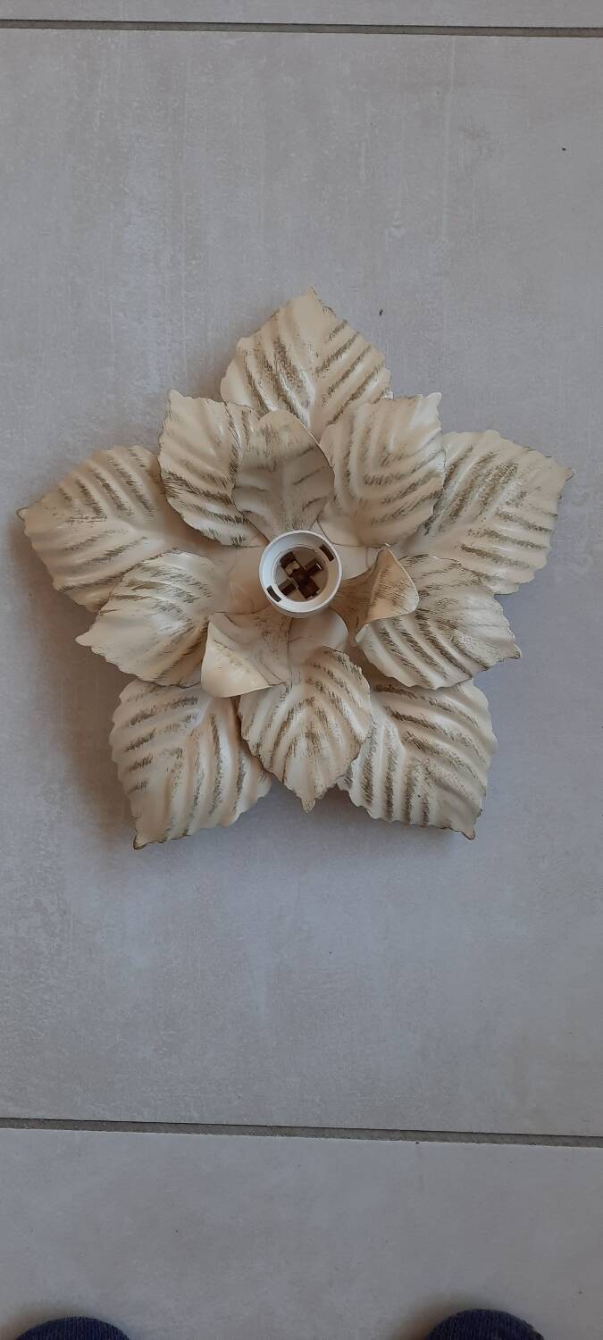 Lotti Eurice Flower Ceiling Light