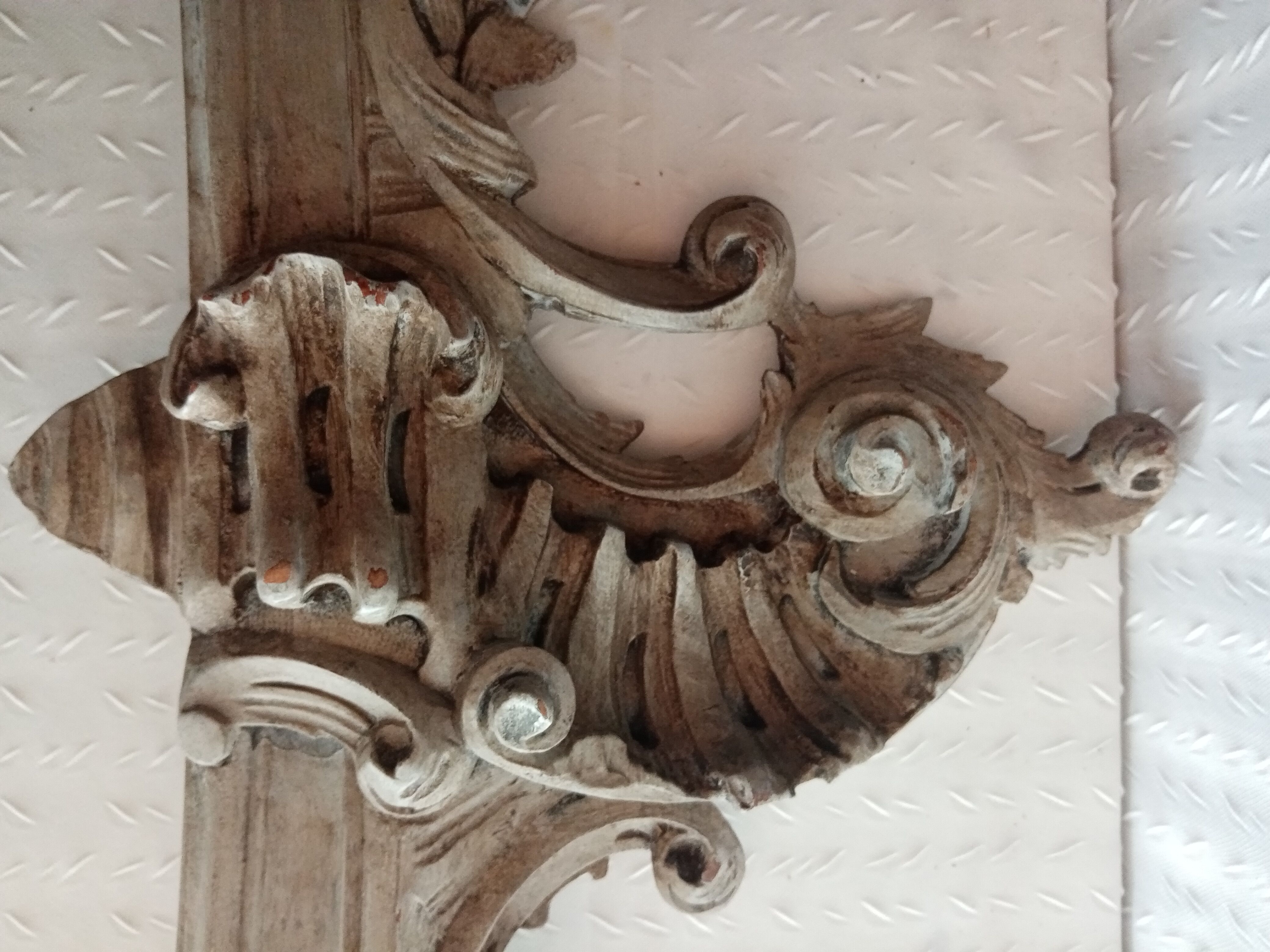 Old wood decoration, pediment, shell