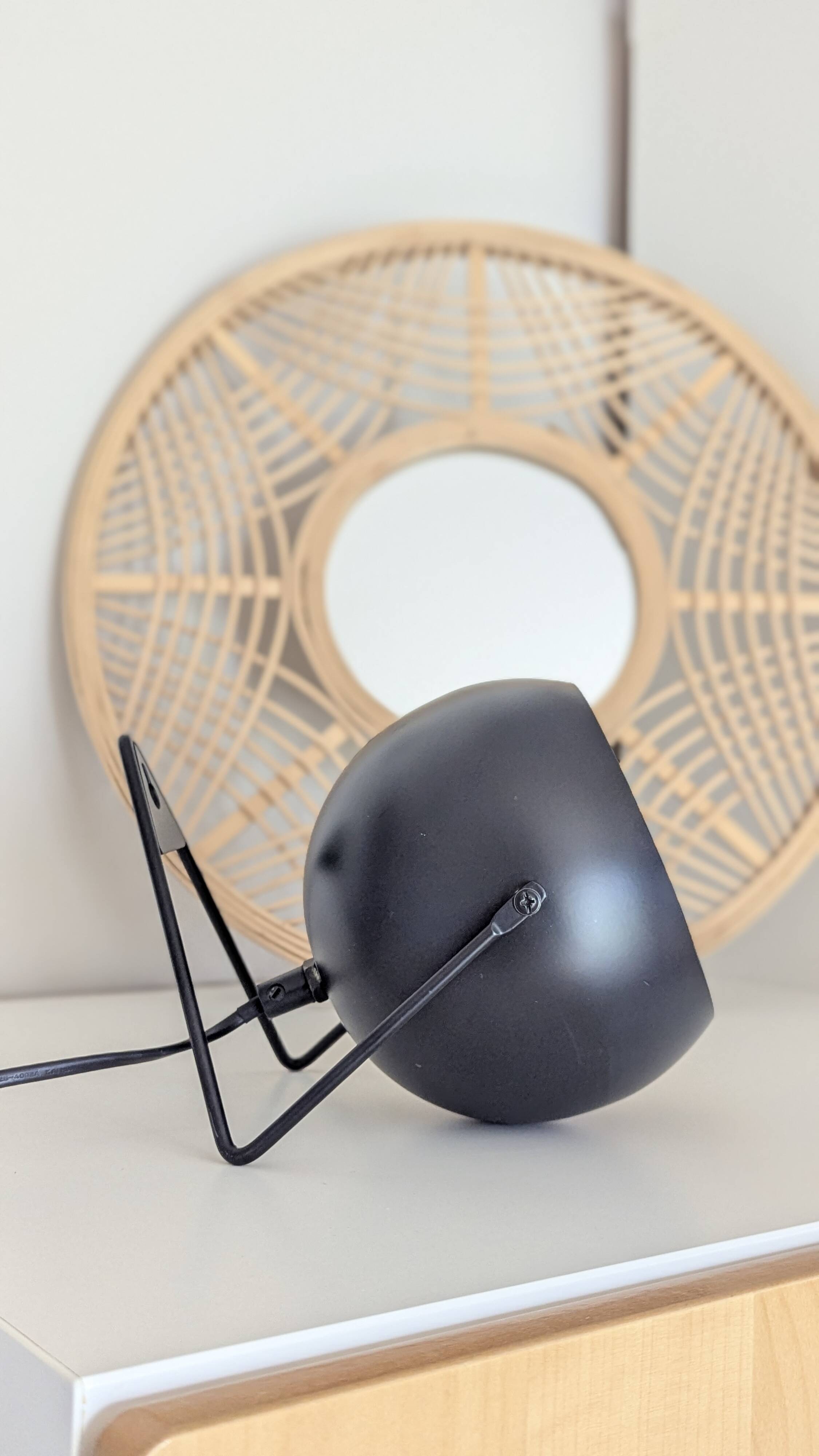 Black eyeball lamp (L-0184)