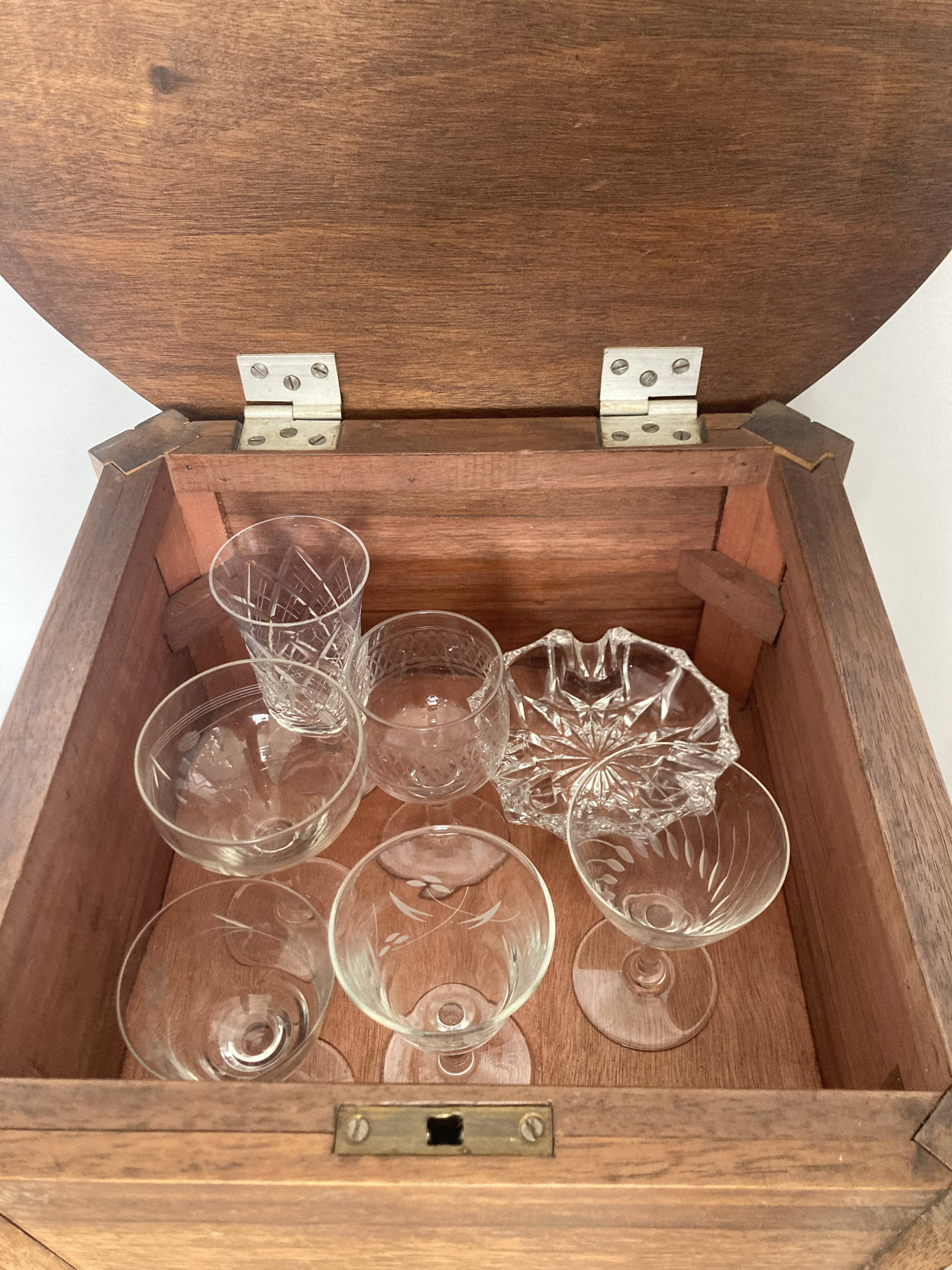 Art Deco pedestal table