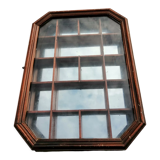 Wall display case for miniature with octagonal compartments