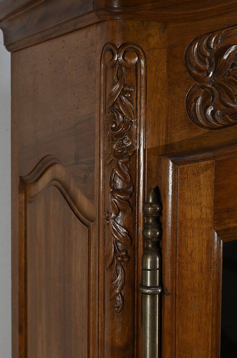 Walnut Display Cabinet, Louis XV Style – Late 19th Century