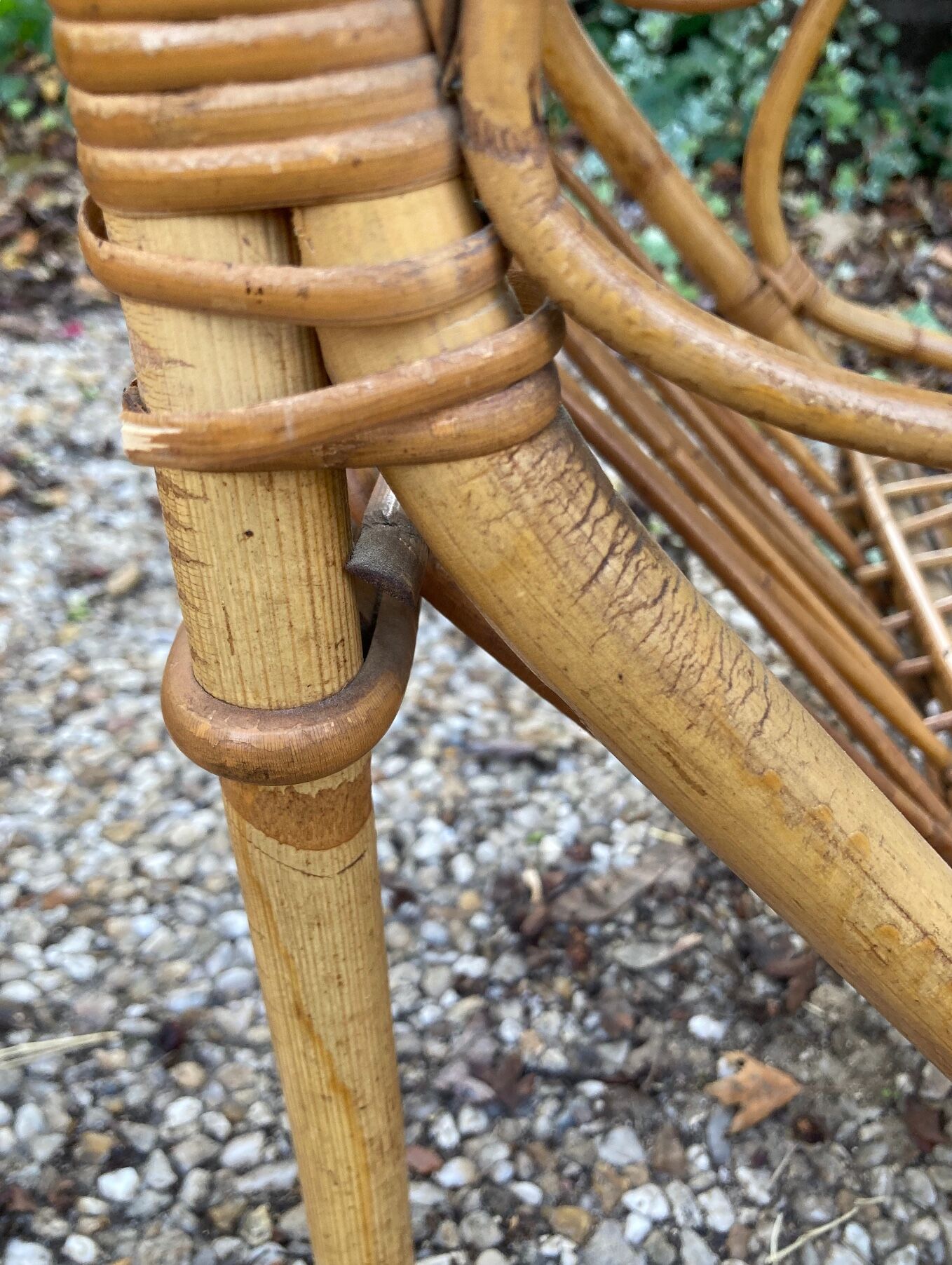 Vintage rattan magazine rack table