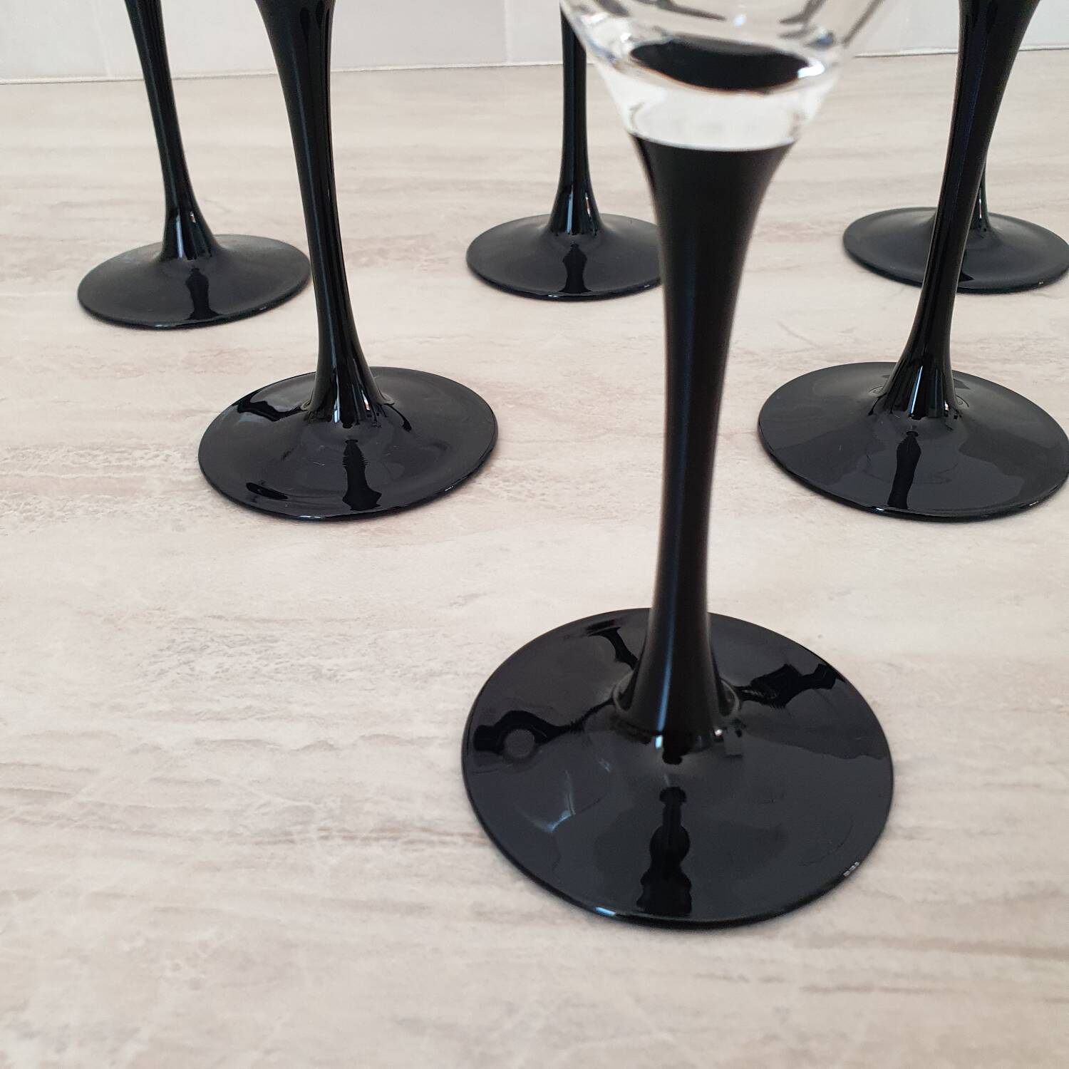 6 cocktail glasses / black stem martini glasses