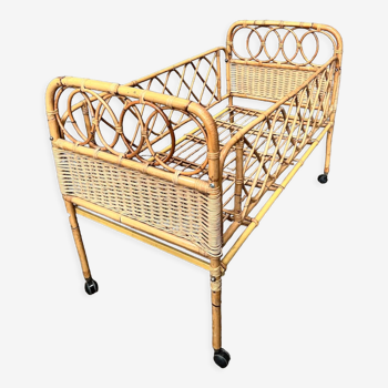 Vintage rattan crib - 50s