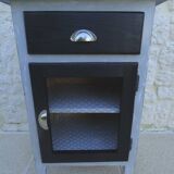 Furniture suitable for everywhere with a thick top, in solid wood