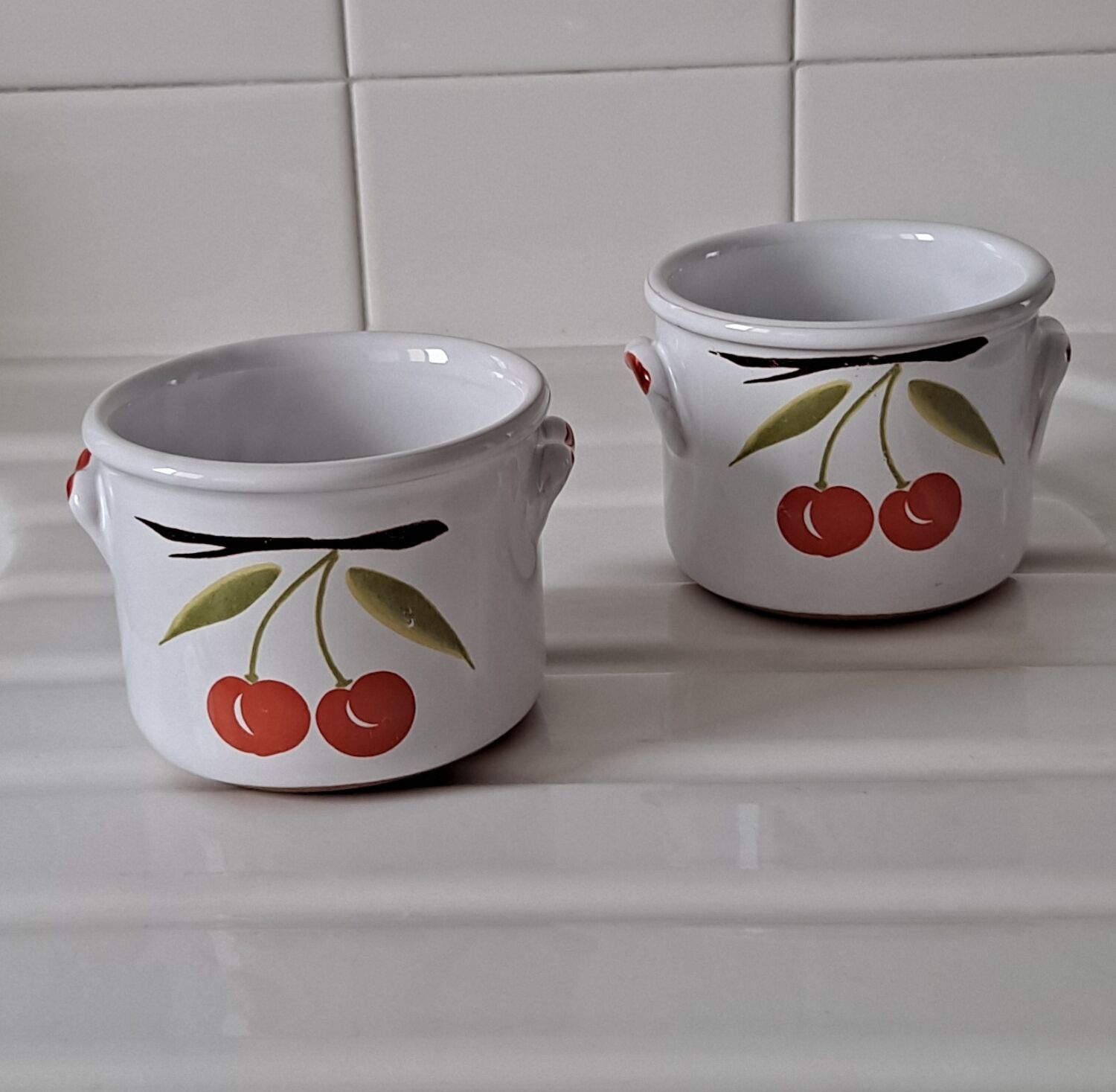Rillette pots cherry decor