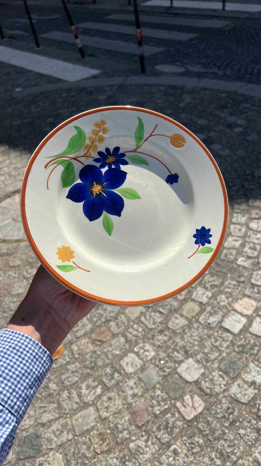 Gien - Tournefeuille model dish on pedestal