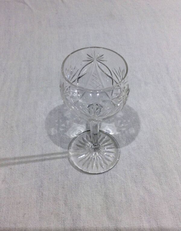 Baccarat – 9 verres à vin blanc En Cristal De Baccarat