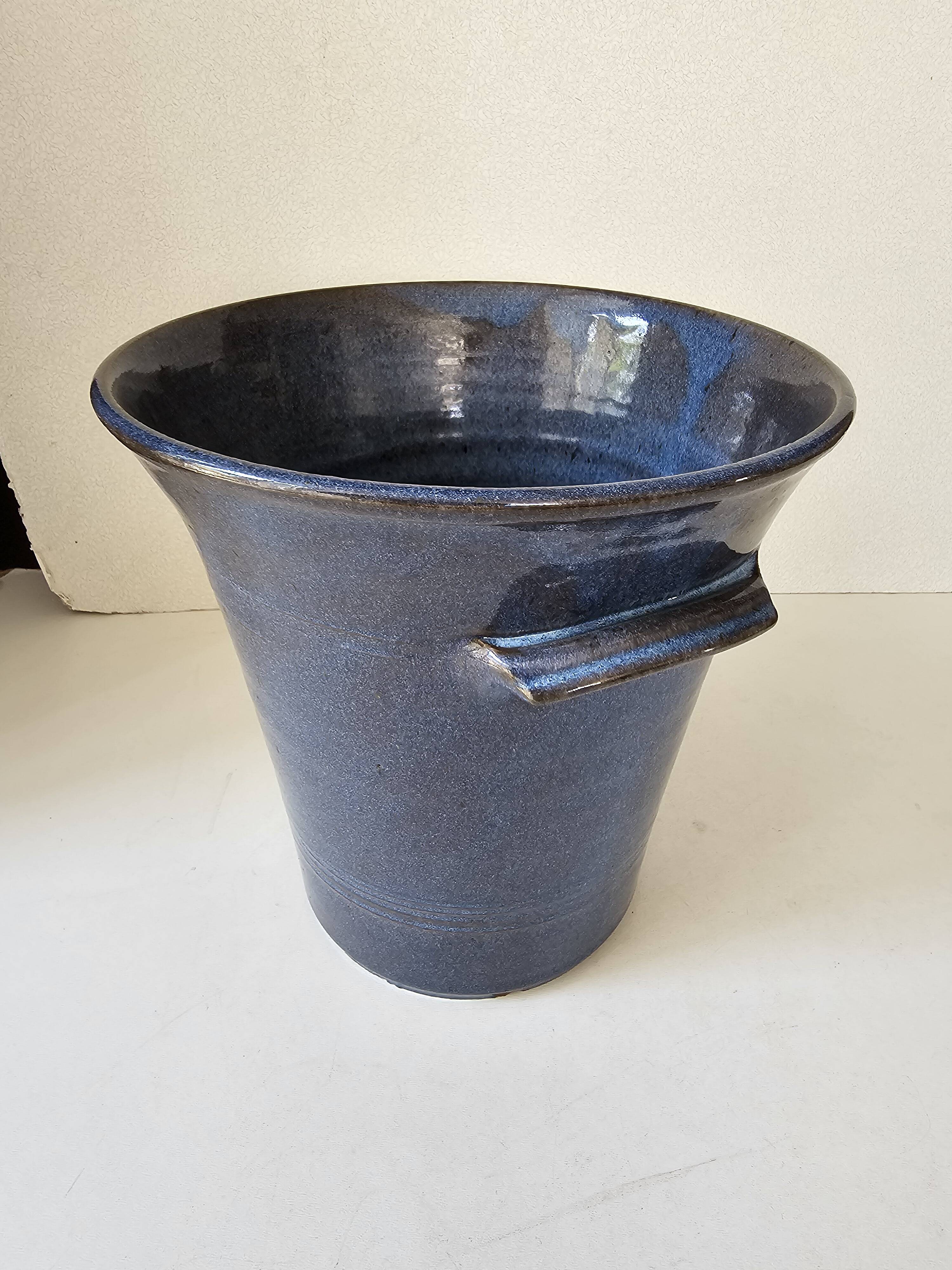 Blue glazed ceramic ice bucket for champagne and wine