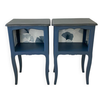 2 Bedside, night or side tables.