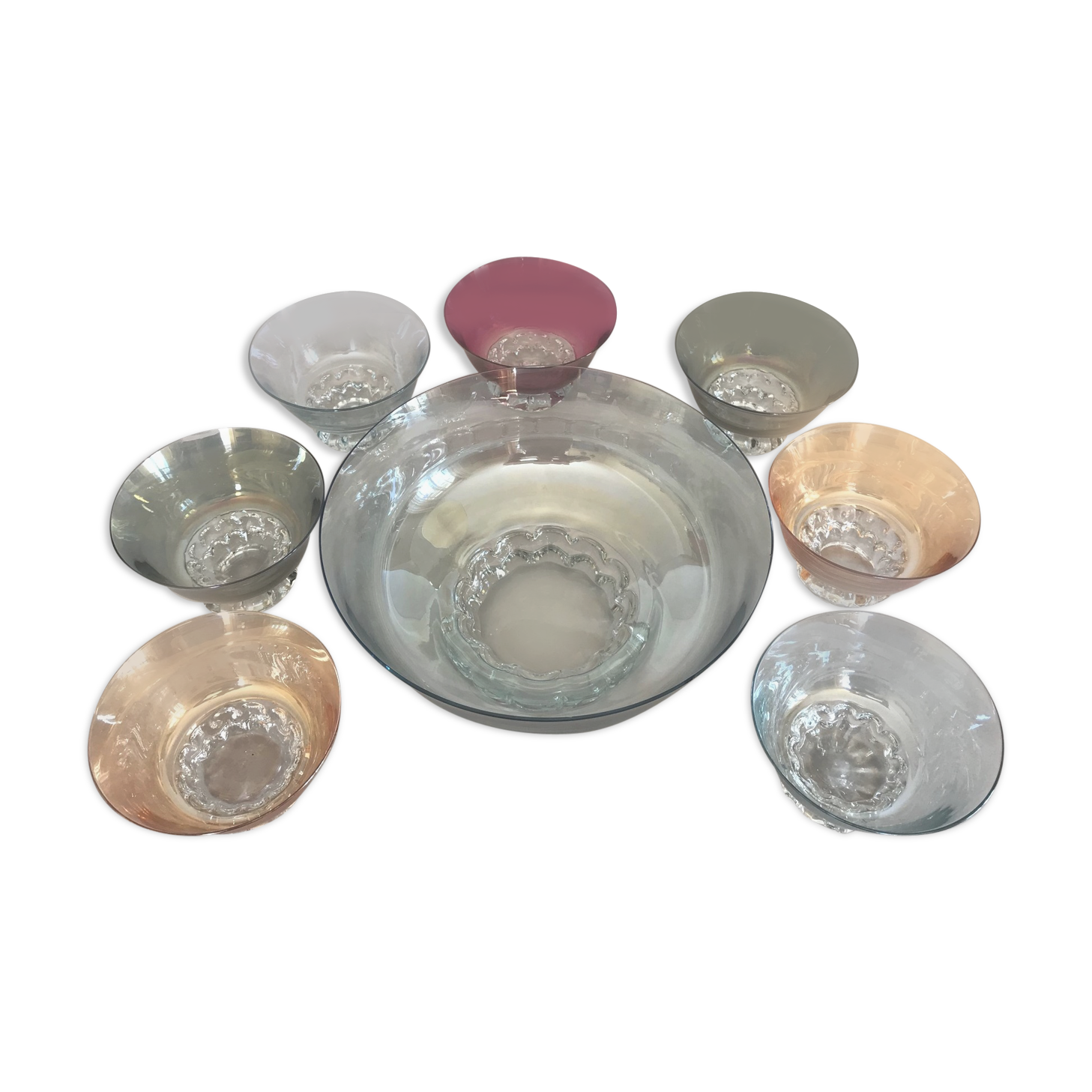 Cut and old coloured bowls