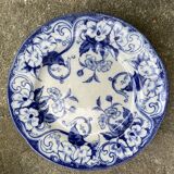 Plate with peedouche Creil & Montereau model Flora liseron