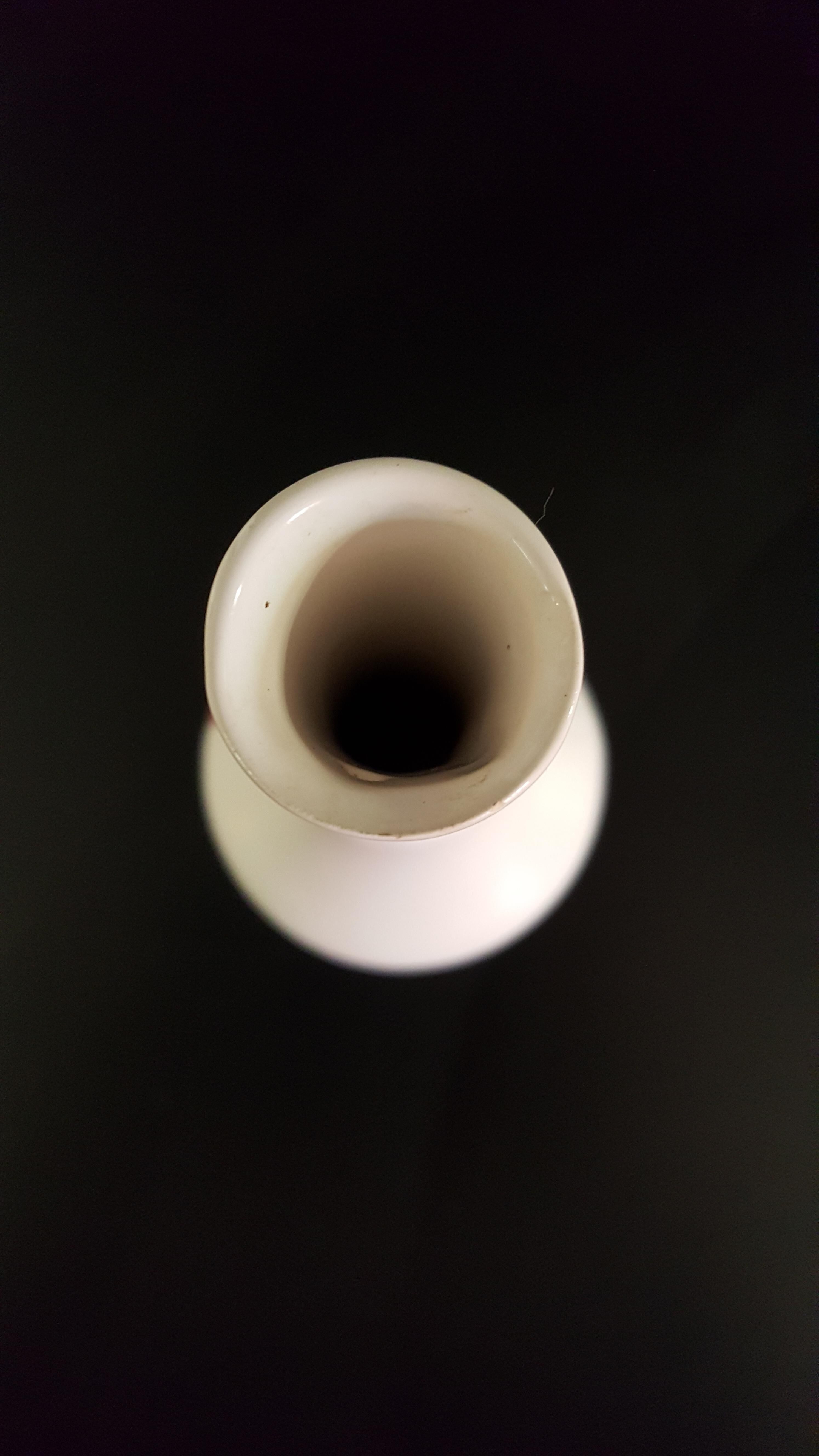 Vase Soliflore Ancien En Faïence St Alban – Fait Main, Blanc Et Laiton