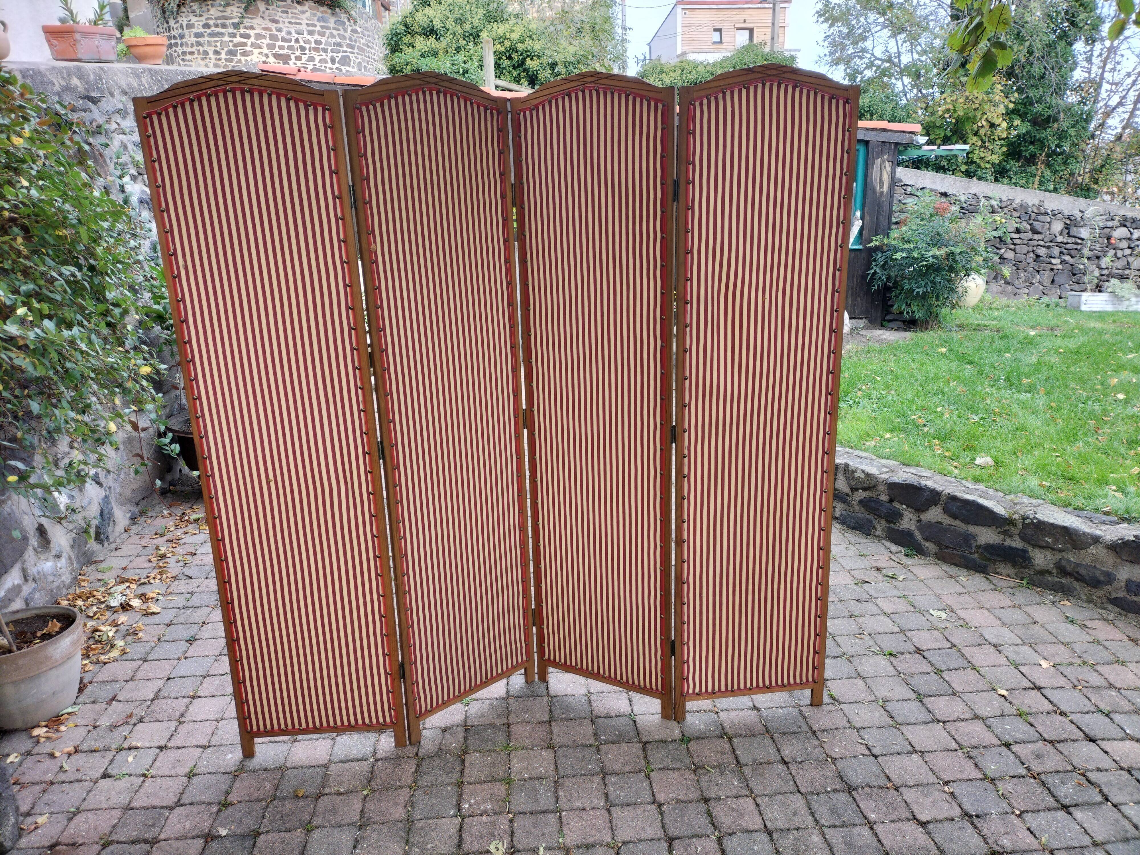 Screen year 50 studded