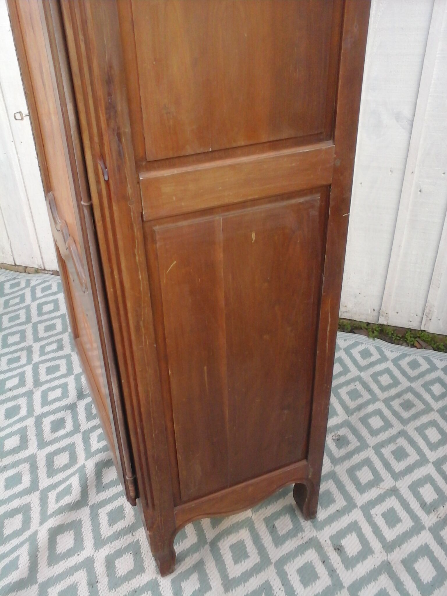 Cabinet hosier