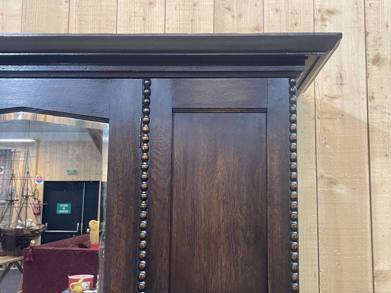 English oak wardrobe from the beginning of the 20th century - Dismantable into 3 parts