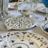 8 English dinner plates