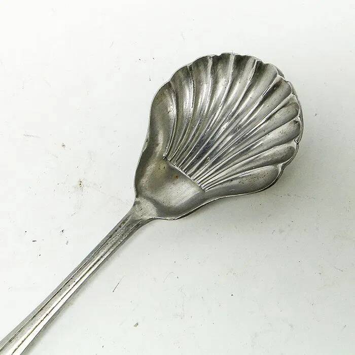 C1v art deco - sugar spoon shell