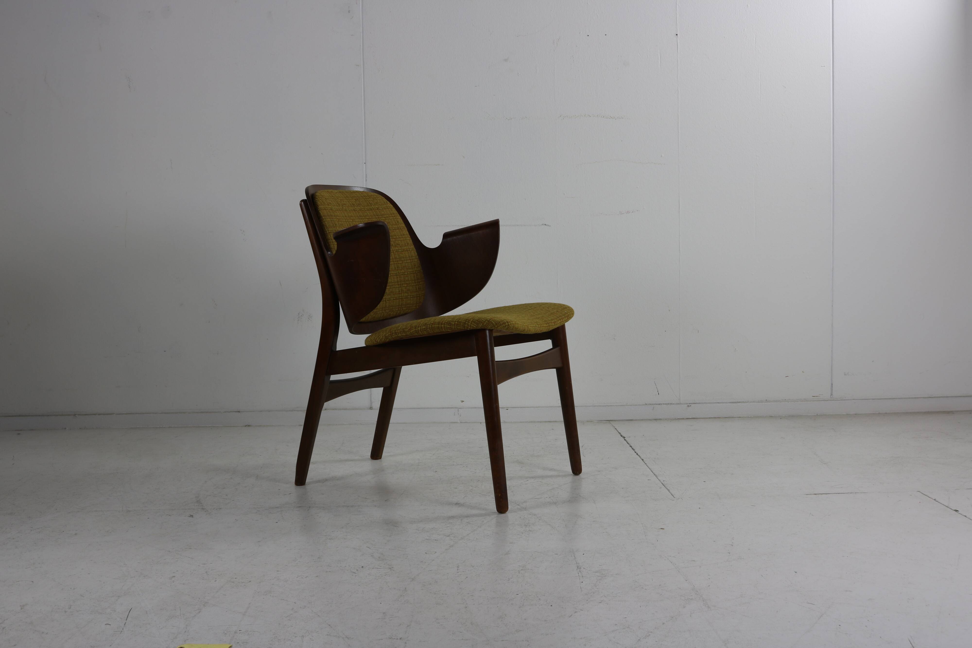 Organic design arm chair by Hans Olsen for Bramin