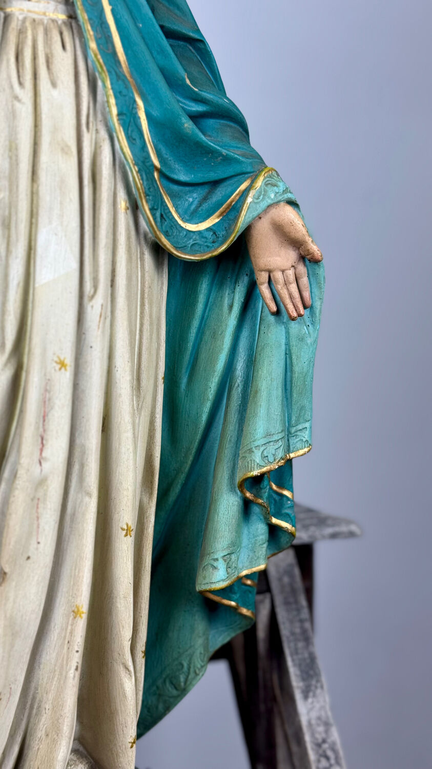 Statue of the Immaculate Virgin Mary, 19th century.
