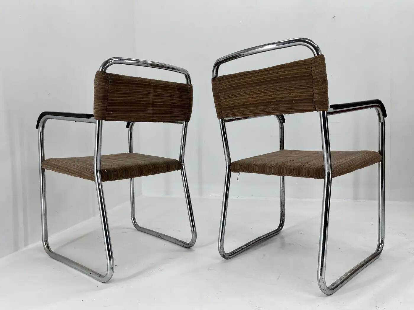 Pair of Bauhaus tubular steel chrome armchairs, 1930s