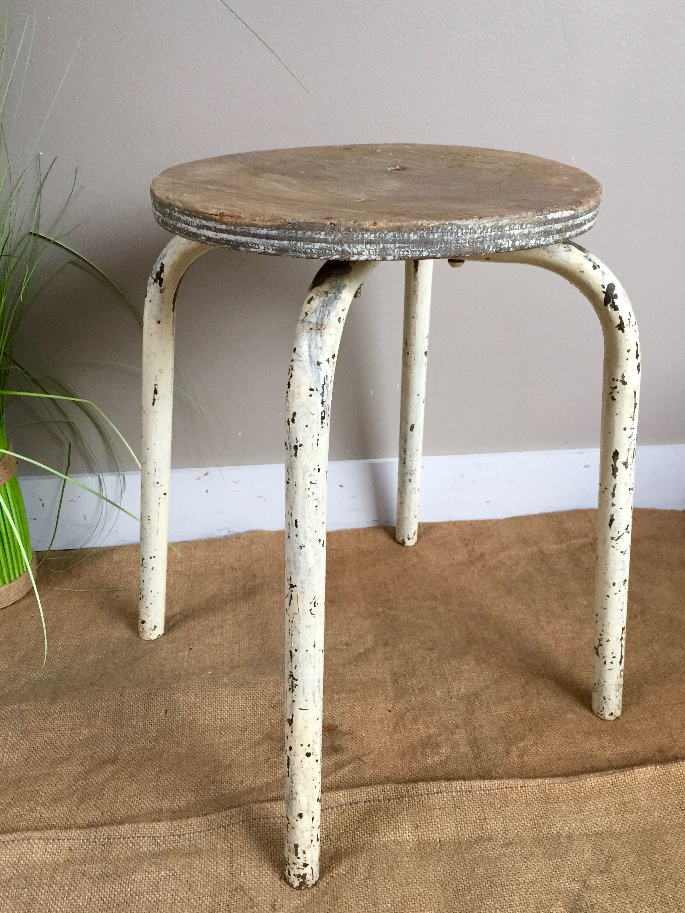 Stool trend Wabi Sabi