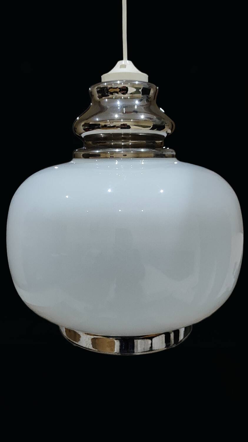 Space Age opaline suspension