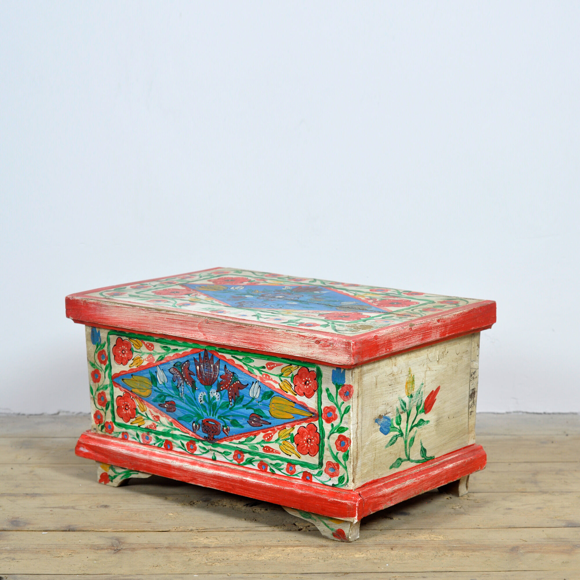 petit coffre d'art populaire, vers 1950