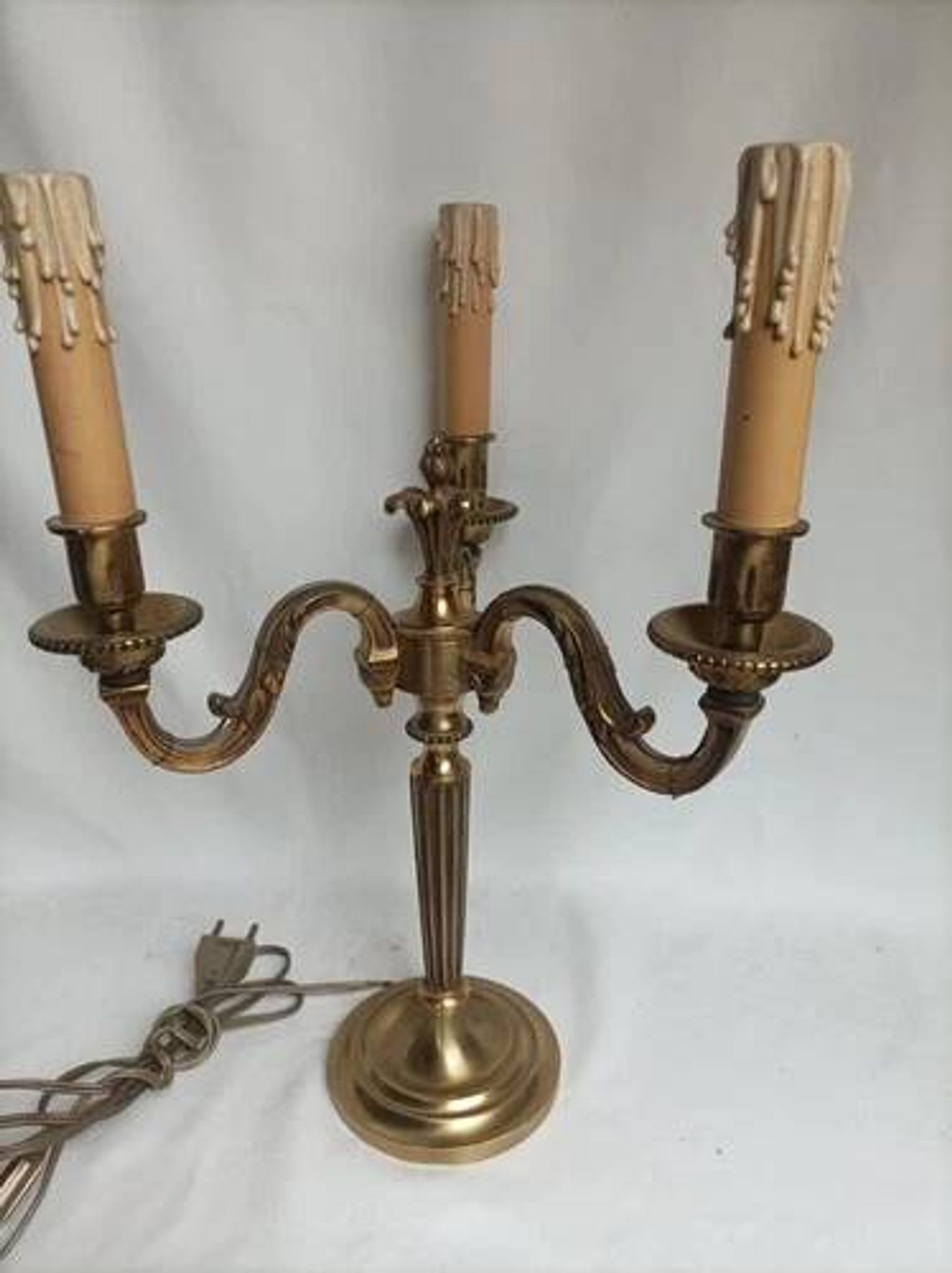 Antique 3-light table lamp in bronze in the Louis XVI style - 2 kg