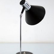 Lampe de bureau italienne des années 60, chrome et noir.
