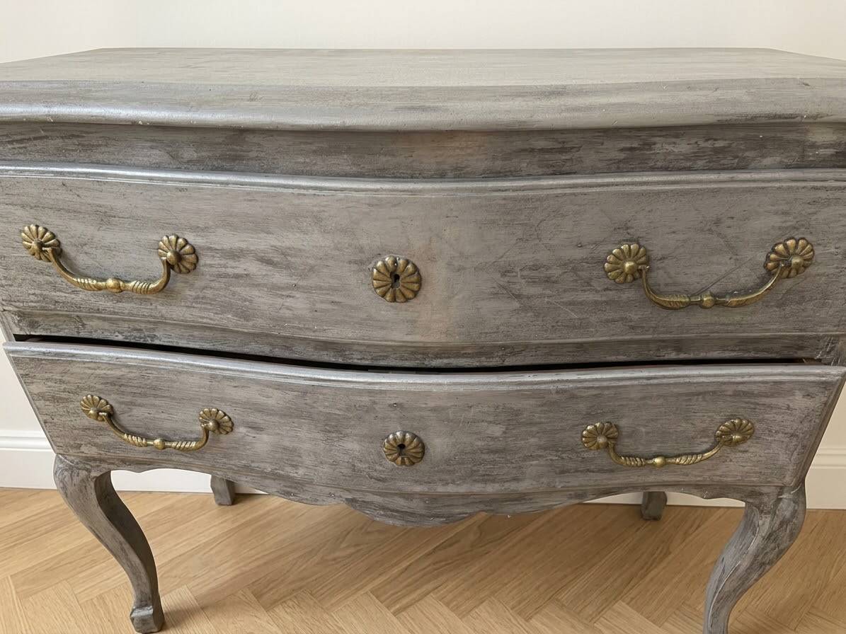 Louis XV commode in grey cerused wood